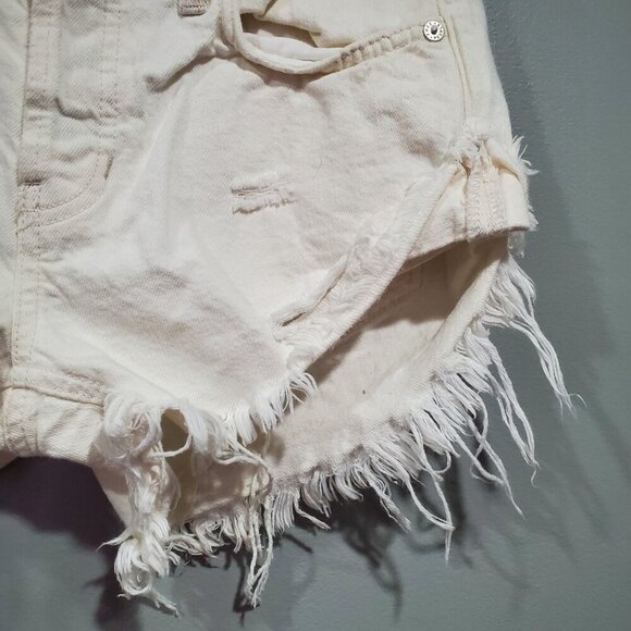 Free People We the Free Women's Cream Distressed Jean Shorts Button-Fly Sz 24 - Picture 2 of 11